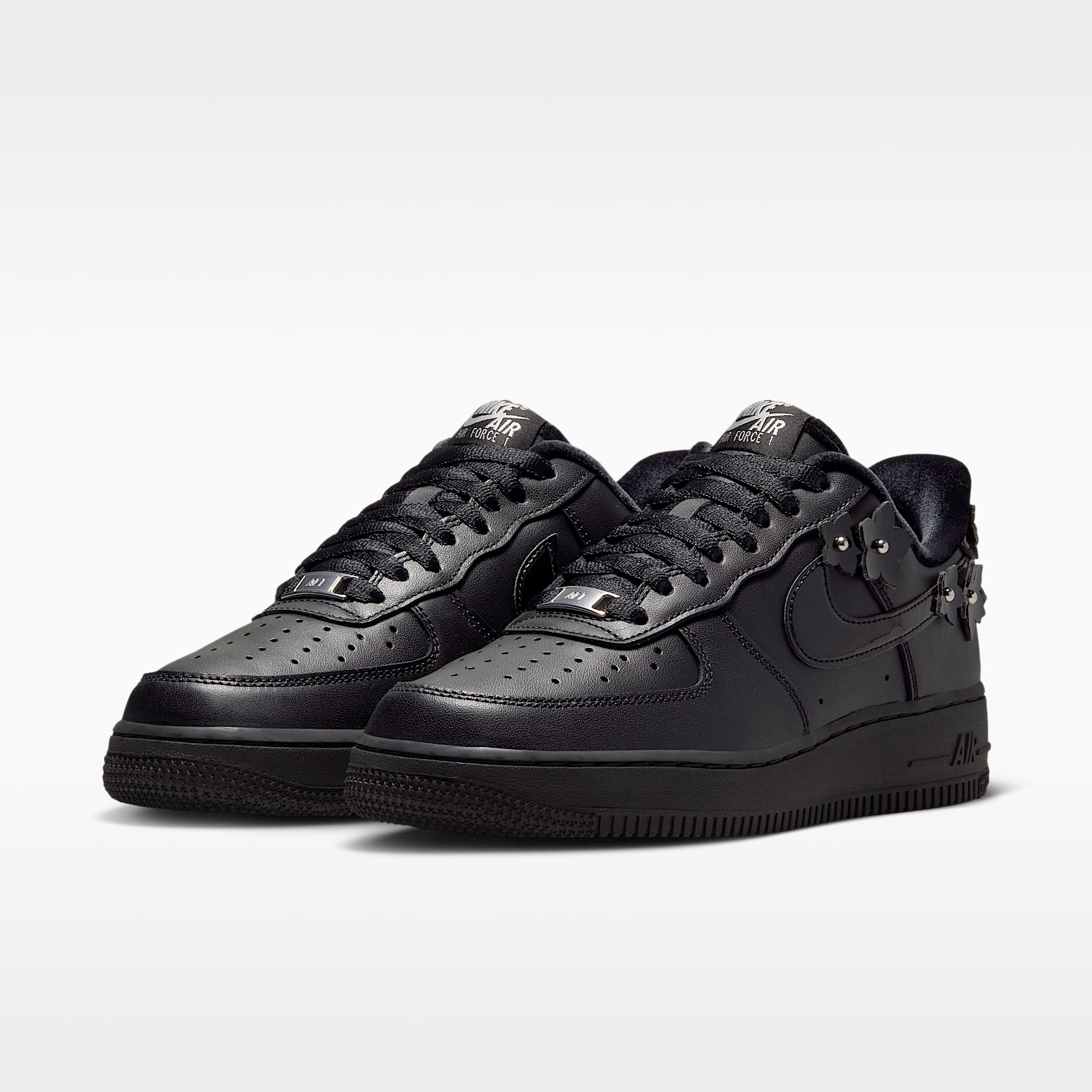 Nike Air Force 1 '07 "Florette" Schuh (Damen) – Schwarz/Off Noir/Metallic Silver/Schwarz