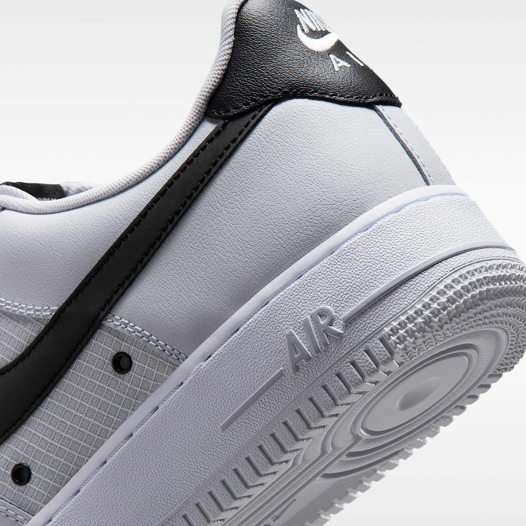 Nike Air Force 1 '07 LV8 Schuh (Herren) – Geyser Grey/Weiß/Schwarz