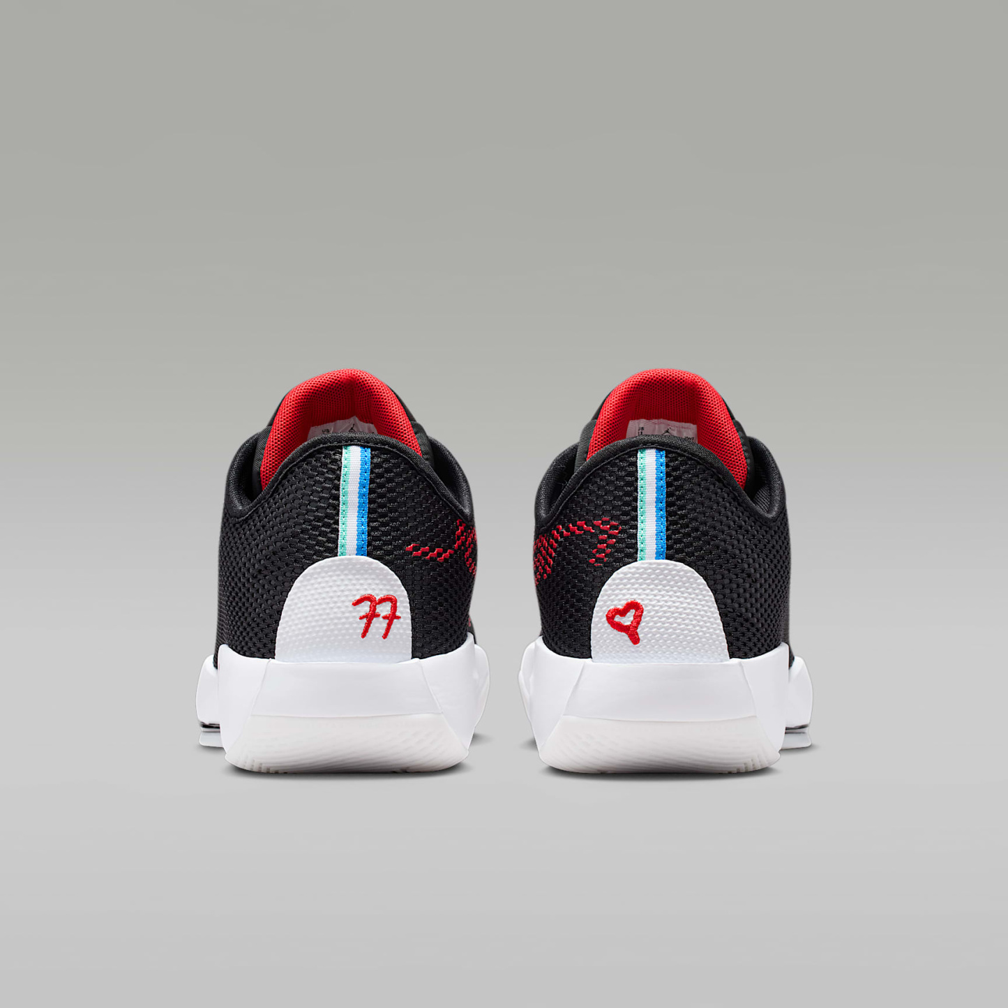 Luka 77 Basketballschuh – Schwarz/Weiß/University Red