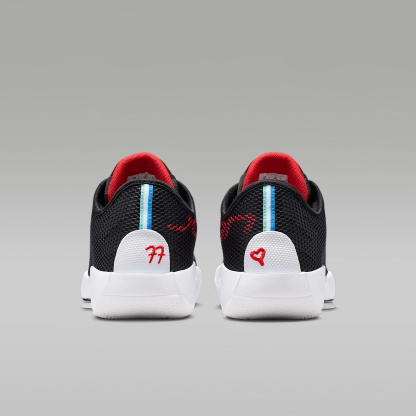 Luka 77 Basketballschuh – Schwarz/Weiß/University Red