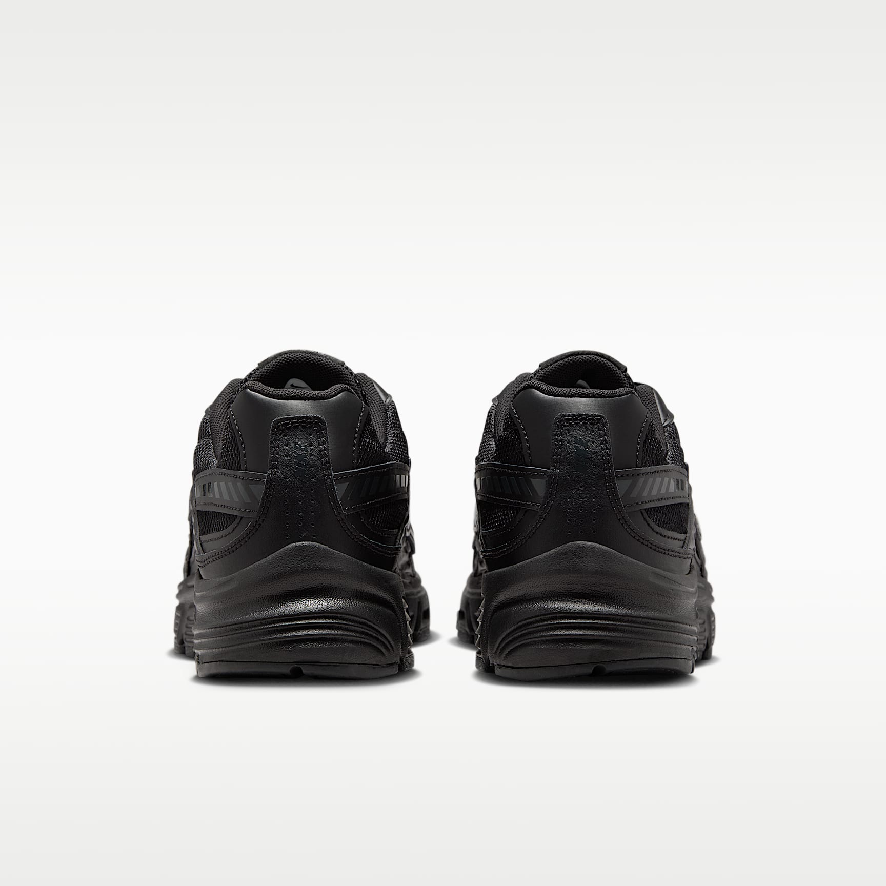 Nike Initiator Damenschuh – Schwarz/Dark Smoke Grey