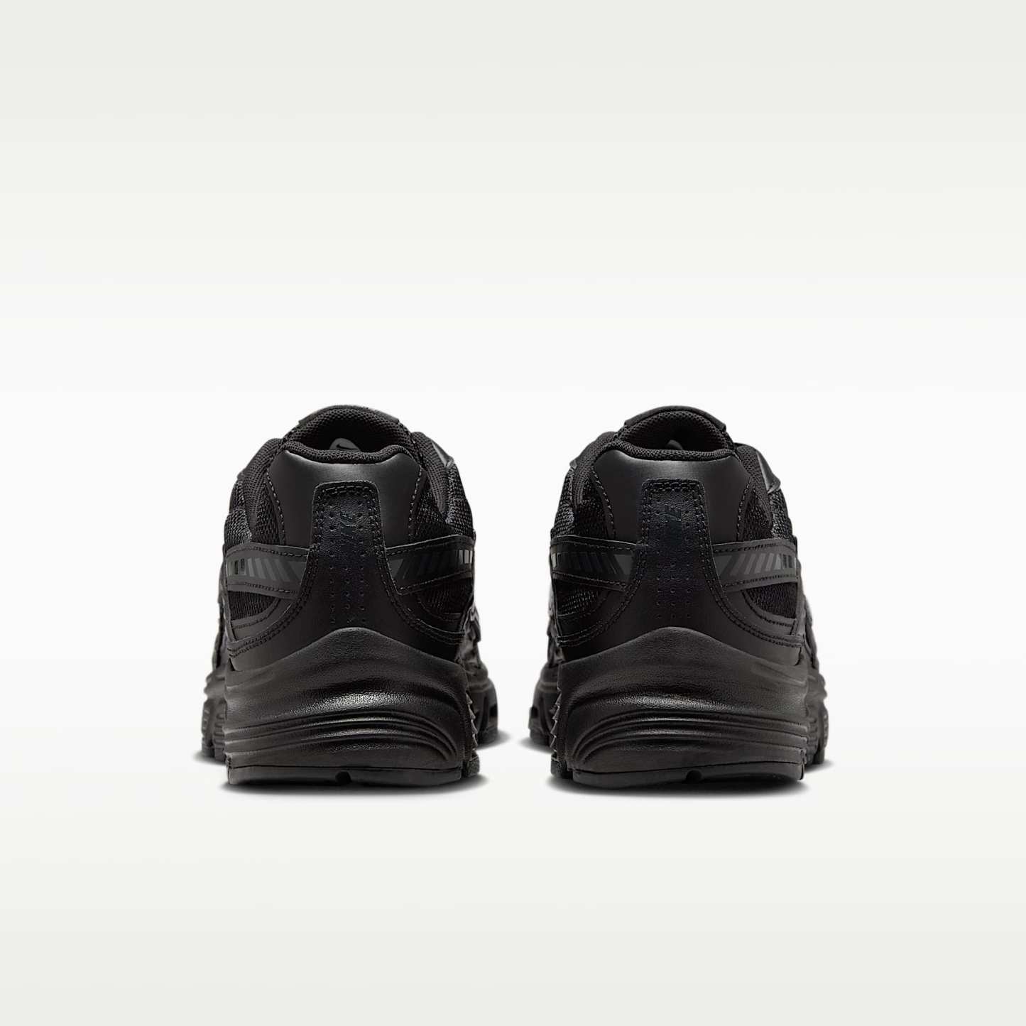 Nike Initiator Damenschuh – Schwarz/Dark Smoke Grey