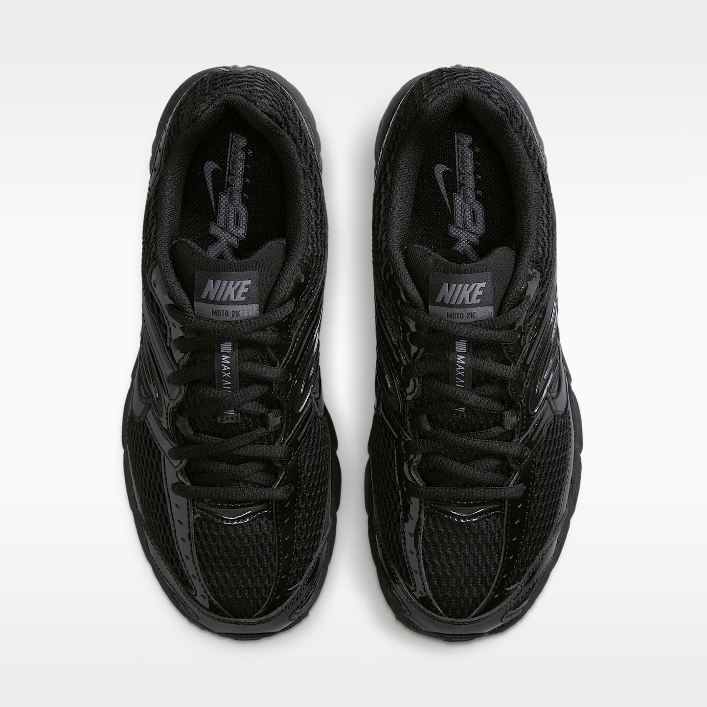 Nike Air Max Moto 2K Schuh mit reflektierenden Akzenten (Damen) – Schwarz/Iron Grey/Metallic Silver/Schwarz