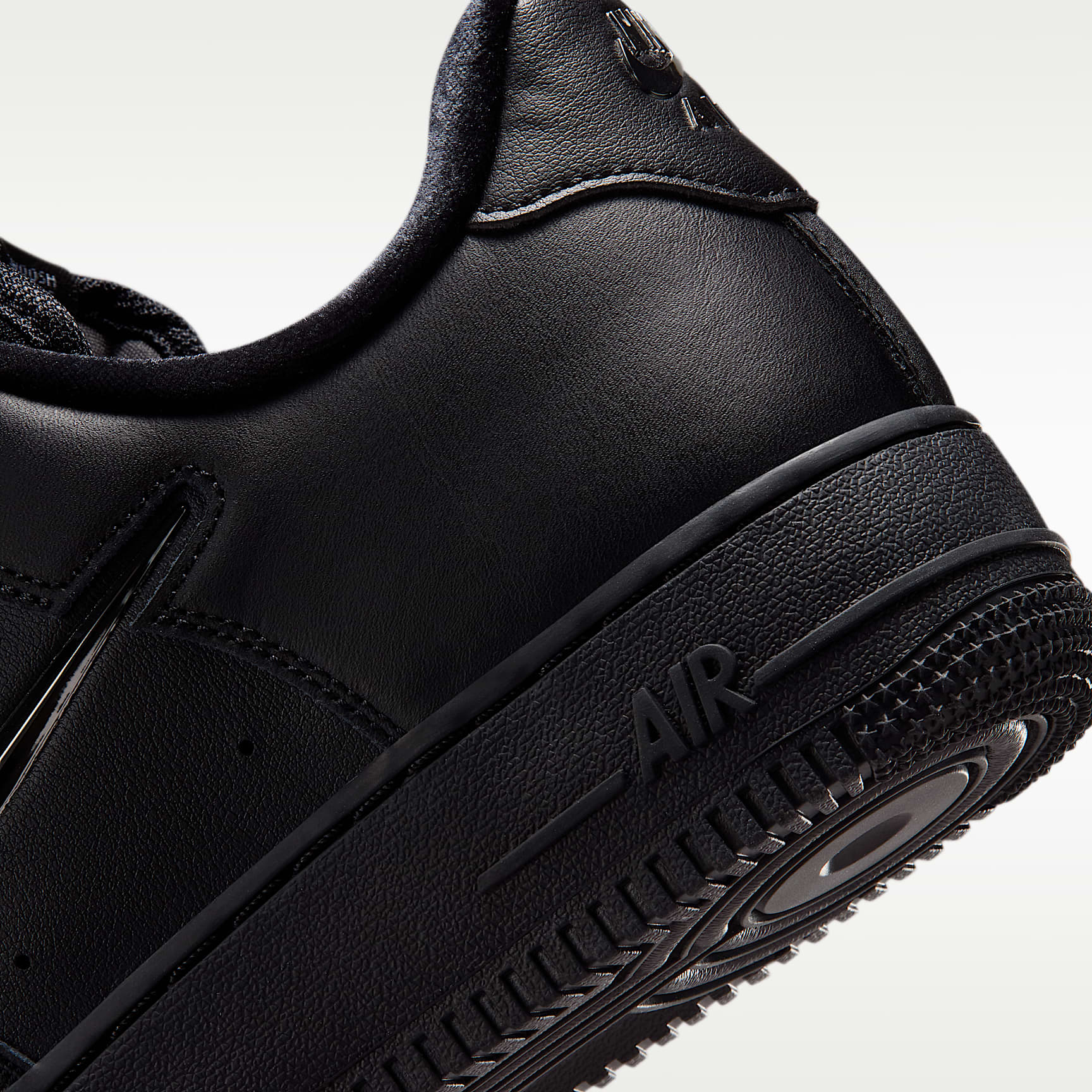 Nike Air Force 1 '07 Schuh (Damen) – Schwarz/Wolf Grey/Metallic Silver