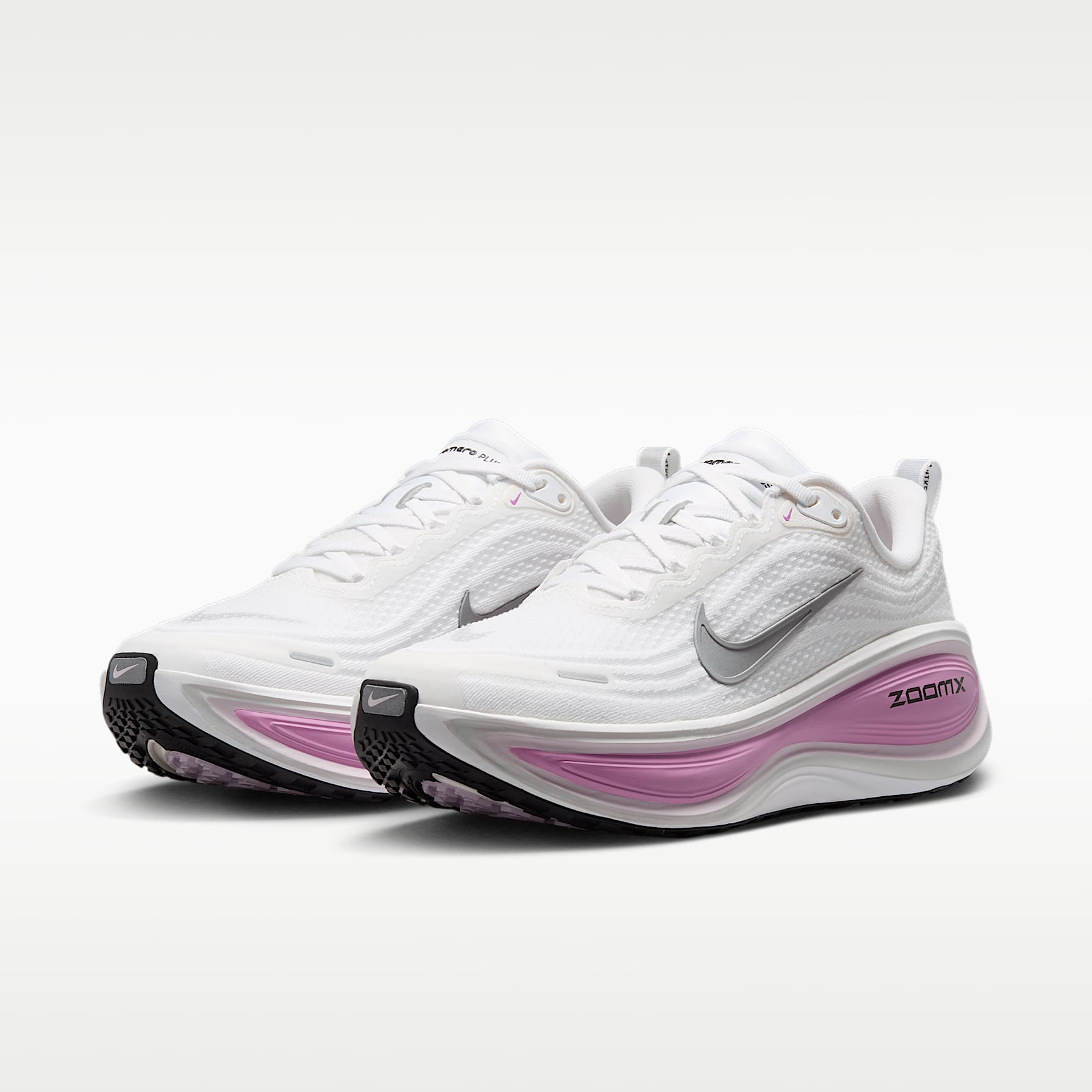 Nike Vomero Plus Straßenlaufschuh (Damen) – Weiß/Bleached Lilac/Summit White/Metallic Silver