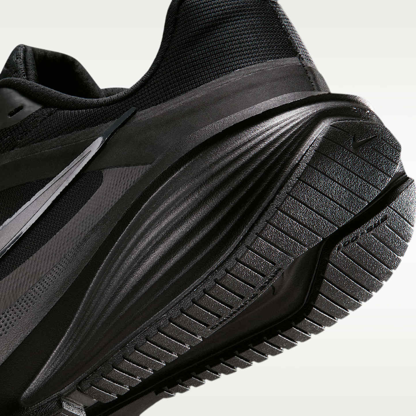 Nike Downshifter 14 Straßenlaufschuh (Damen) – Schwarz/Anthracite/Schwarz