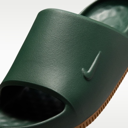 Nike Calm 2.0 Slides (Herren) – Fir/Gum Medium Brown