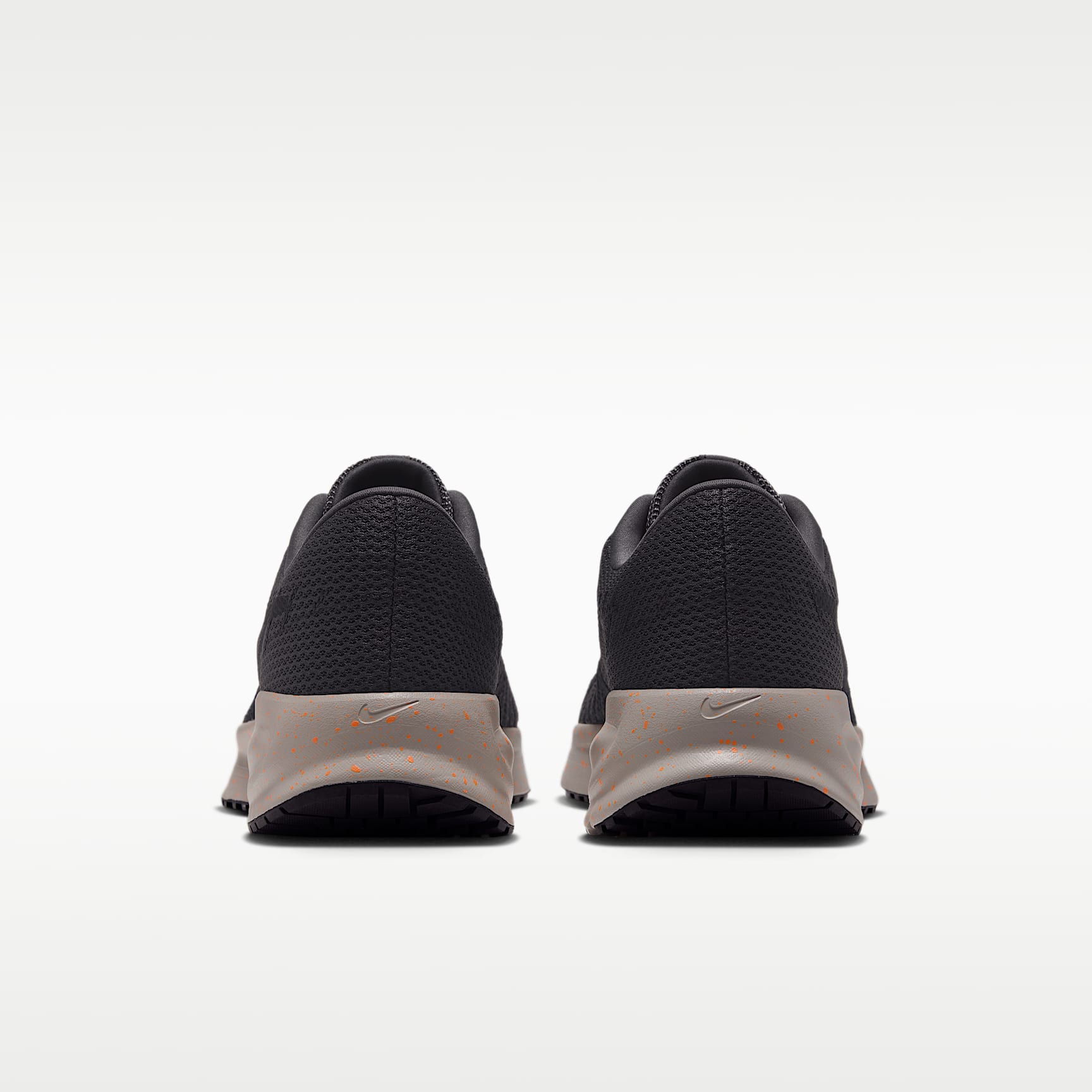 Nike Run Defy Straßenlaufschuh (Herren) – Medium Ash/Off Noir/Cream II/Schwarz