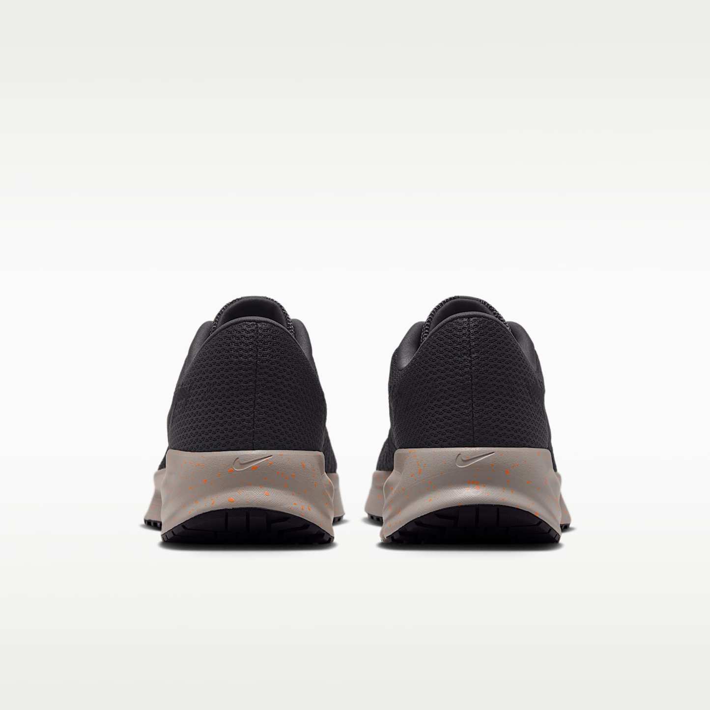 Nike Run Defy Straßenlaufschuh (Herren) – Medium Ash/Off Noir/Cream II/Schwarz