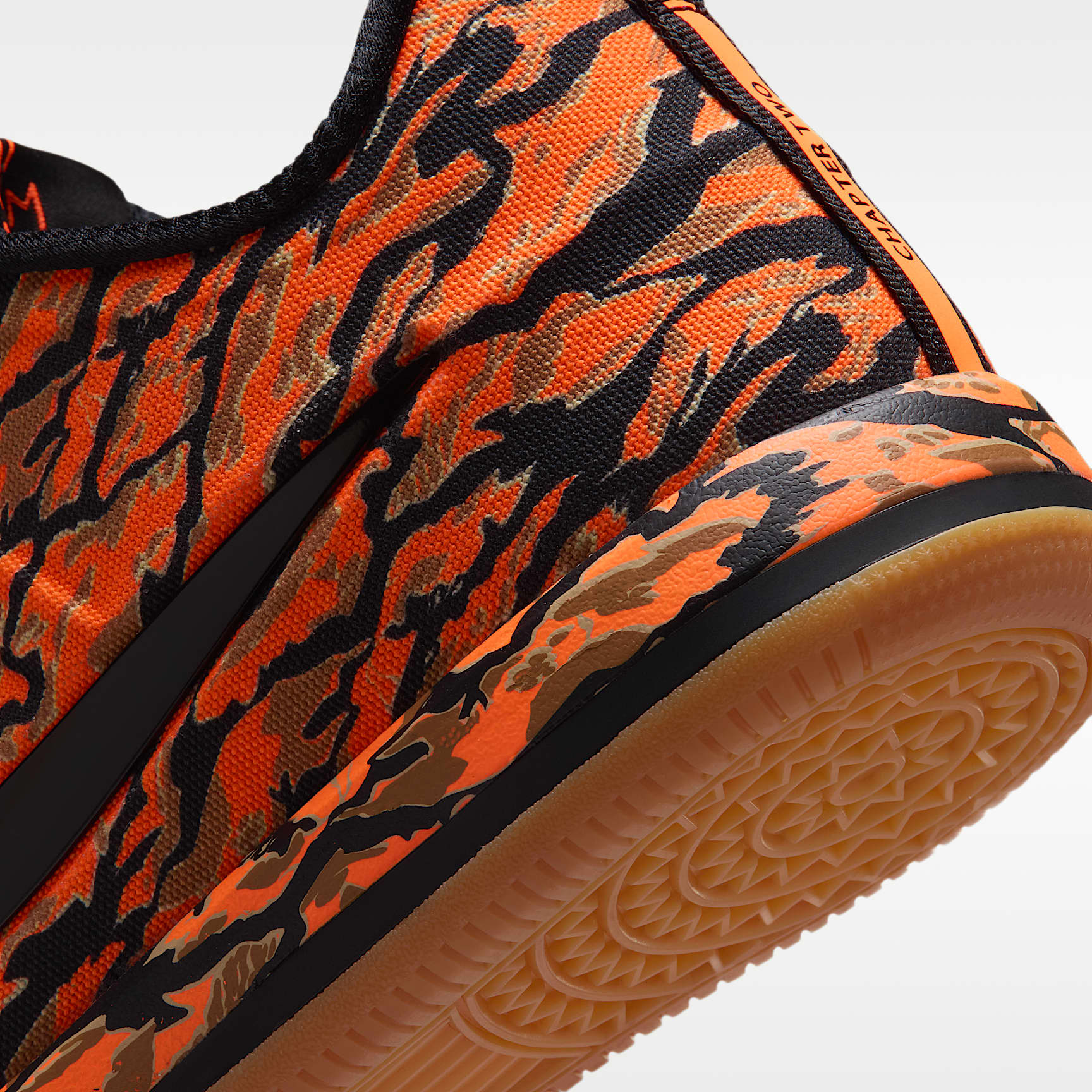 Book 2 "Tiger Camo" Basketballschuh – Schwarz/Total Orange/Flax/Schwarz