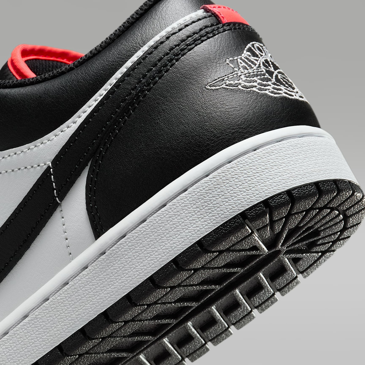 Air Jordan 1 Low Herrenschuh – Neutral Grey/Summit White/Infrared 23/Schwarz