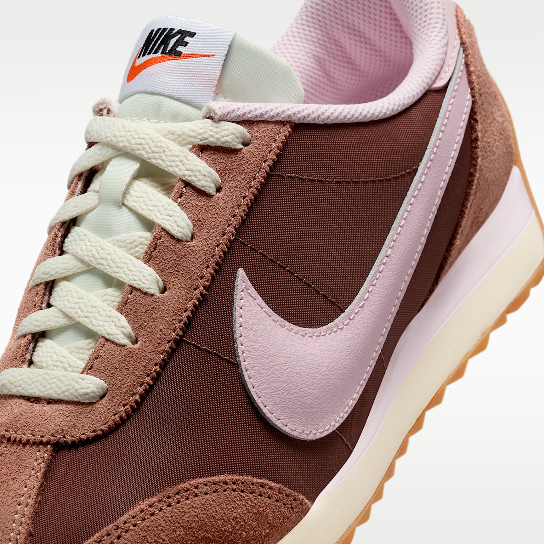 Nike Pacific Schuh (Damen) – Fauna Brown/Soft Pearl/Gum Light Brown/Pink Foam