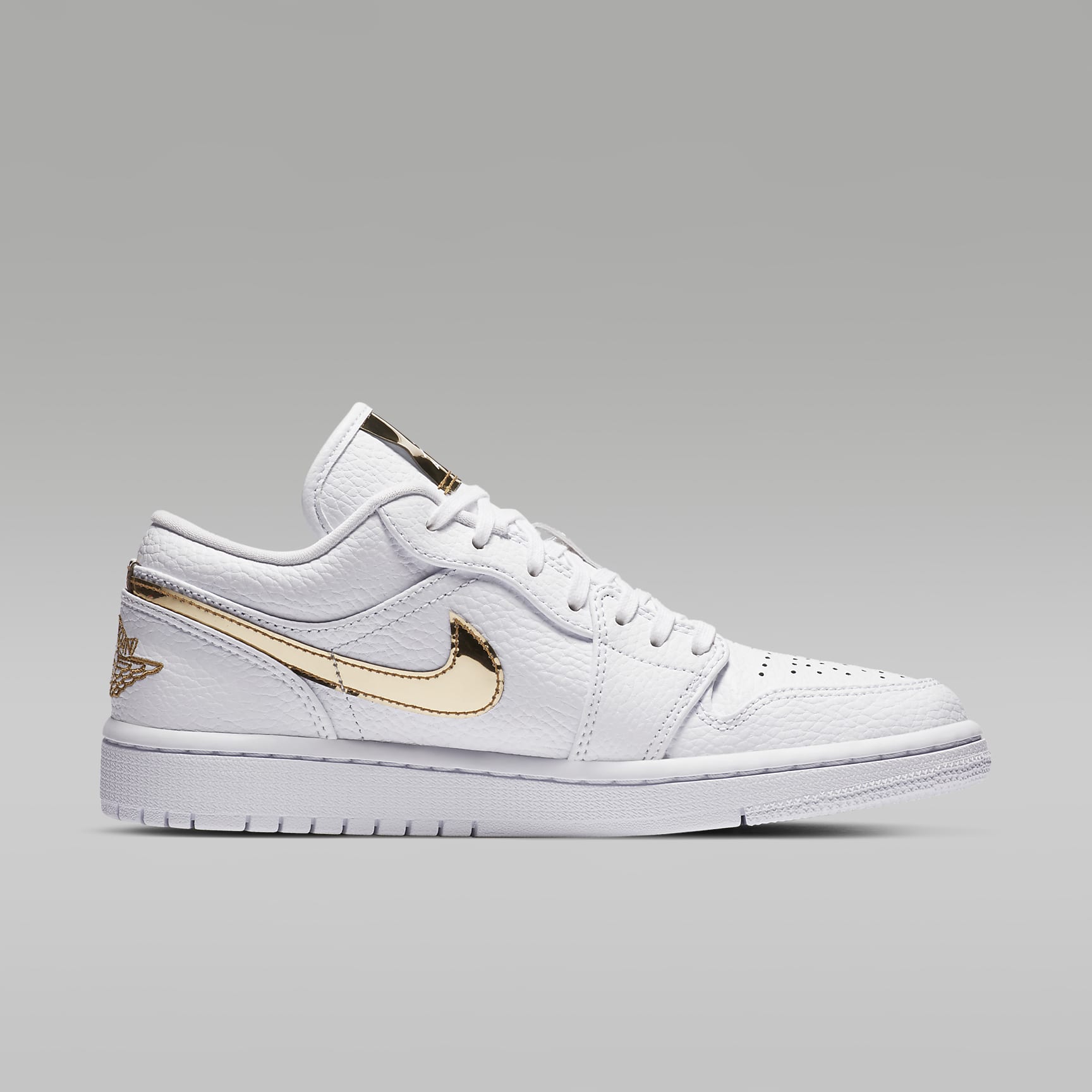 Air Jordan 1 Low SE Damenschuh – Weiß/Weiß/Metallic Gold