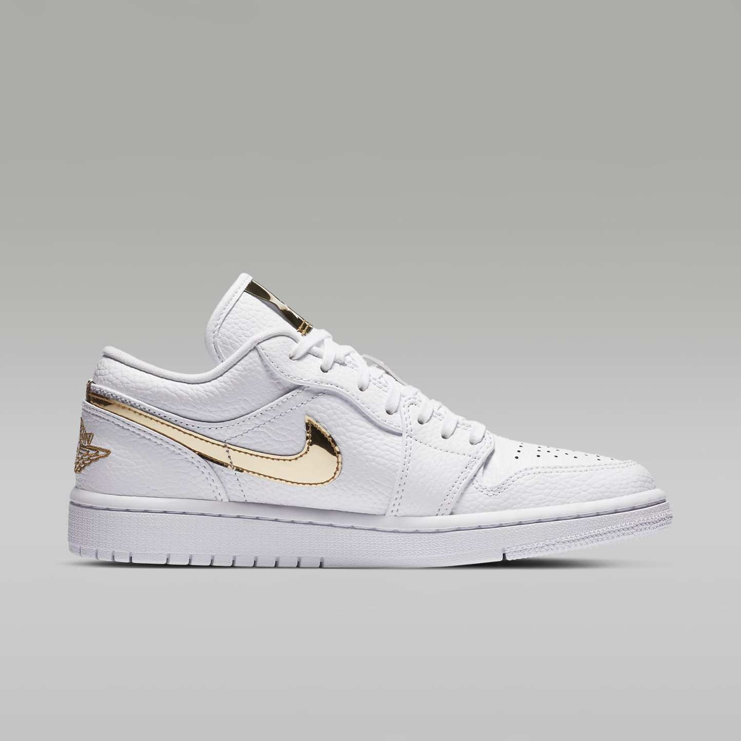 Air Jordan 1 Low SE Damenschuh – Weiß/Weiß/Metallic Gold