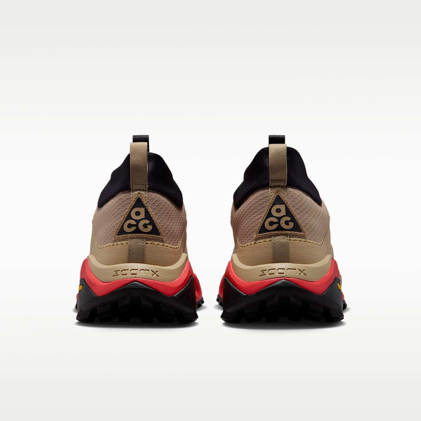 ACG Zegama Hike Wanderschuh (Herren) – British Khaki/Linen/Light Crimson/British Khaki