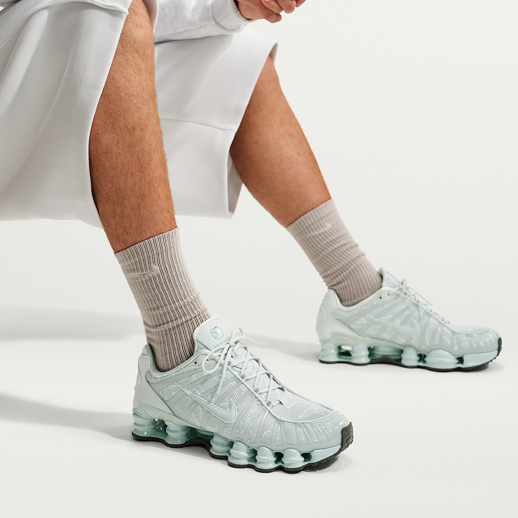 Nike Shox TL Herrenschuh – Light Silver/Newsprint/Light Silver