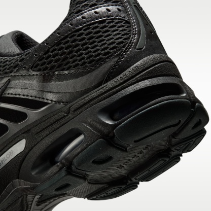 Nike Air Max Moto 2K Schuh (Herren) – Schwarz/Metallic Dark Grey/Dark Smoke Grey