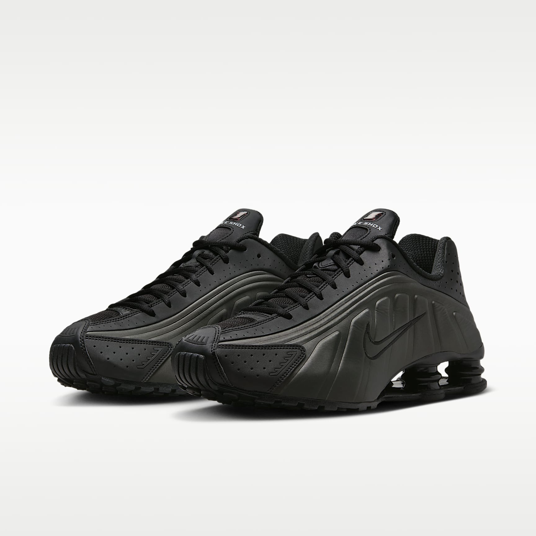 Nike Shox R4 Schuh (Herren) – Schwarz/Schwarz/Bright Crimson/Schwarz