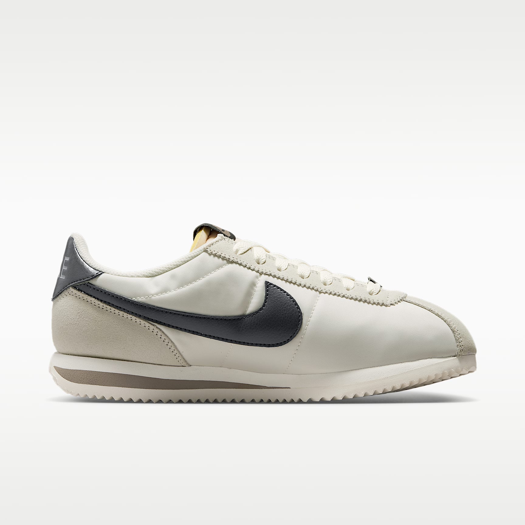 Nike Cortez Schuh (Damen) – Phantom/Sail/Mink Brown/Off Noir