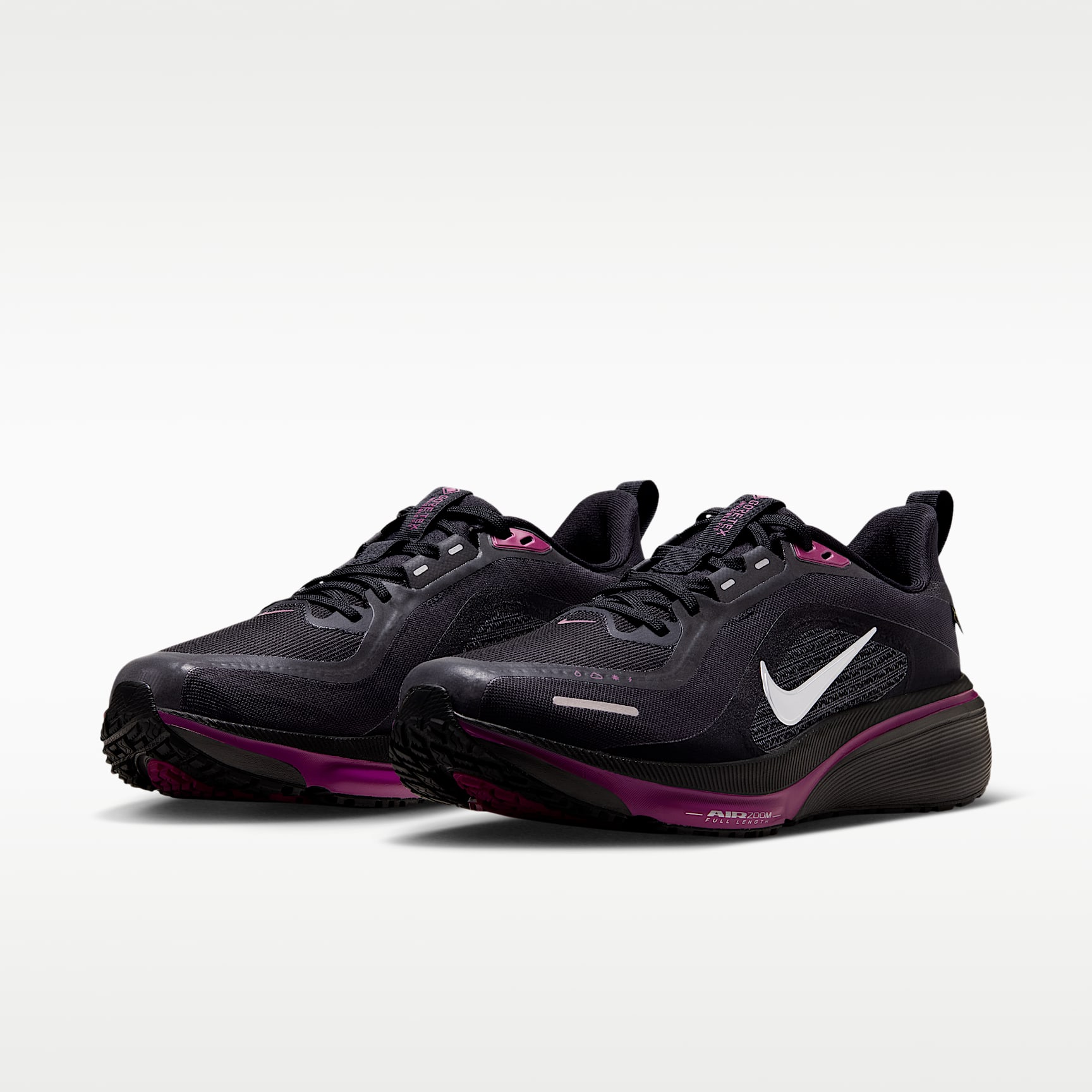 Nike Pegasus 42 GORE-TEX wasserdichter Straßenlaufschuh (Damen) – Schwarz/True Berry/Metallic Silver