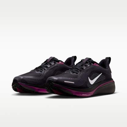 Nike Pegasus 42 GORE-TEX wasserdichter Straßenlaufschuh (Damen) – Schwarz/True Berry/Metallic Silver