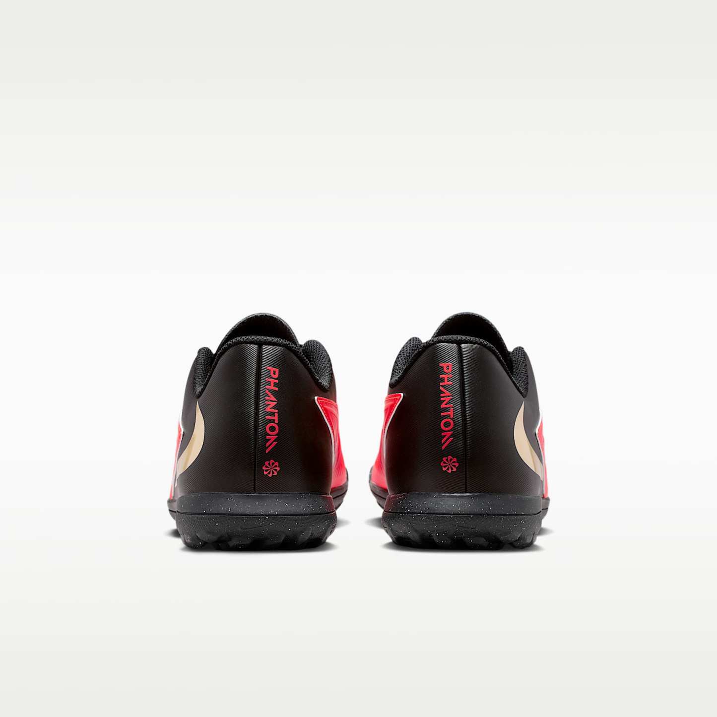 Nike Phantom 6 Low Club Fußballschuh für Turf – Bright Crimson/Schwarz/Blur