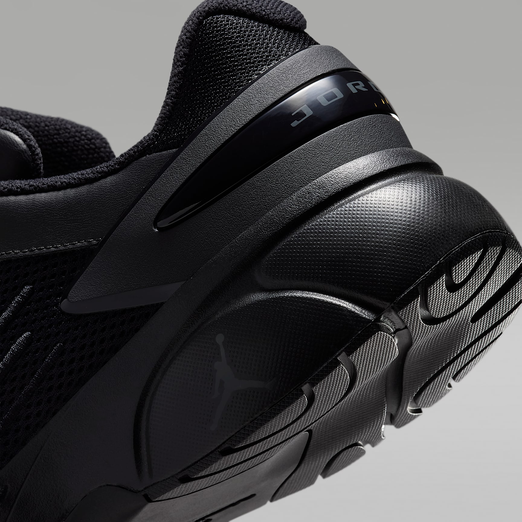 Jordan Trunner Flow Schuhe (Herren) – Schwarz/Dark Smoke Grey