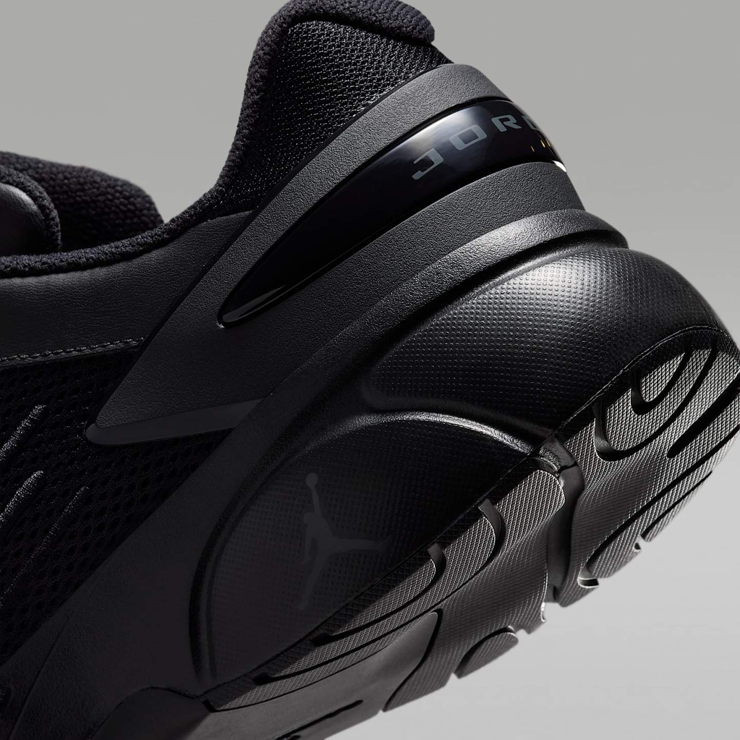 Jordan Trunner Flow Schuhe (Herren) – Schwarz/Dark Smoke Grey