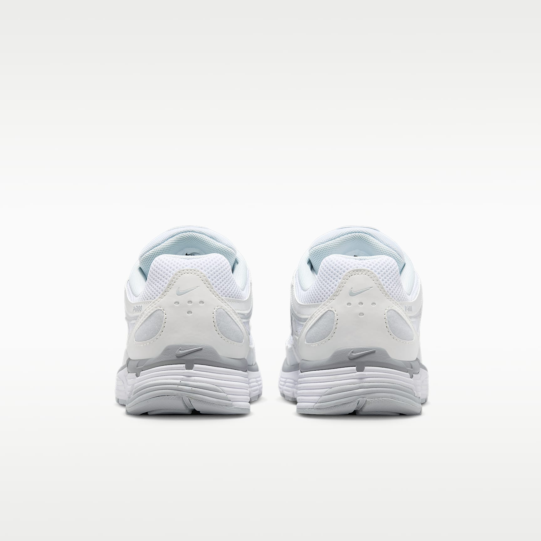 Nike P-6000 Schuh (Damen) – Metallic Summit White/Pure Platinum/Wolf Grey/Weiß