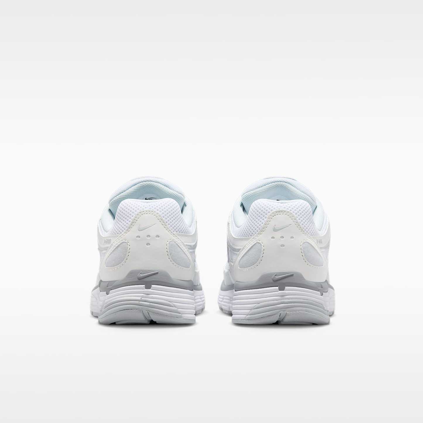 Nike P-6000 Schuh (Damen) – Metallic Summit White/Pure Platinum/Wolf Grey/Weiß