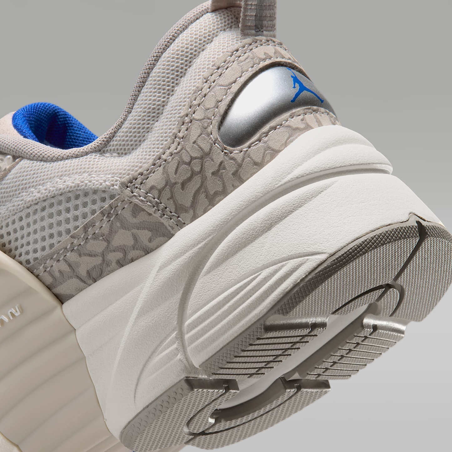 Jordan Trunner O/S Damenschuhe – Gamma Grey/Enigma Stone/Sail/Old Royal