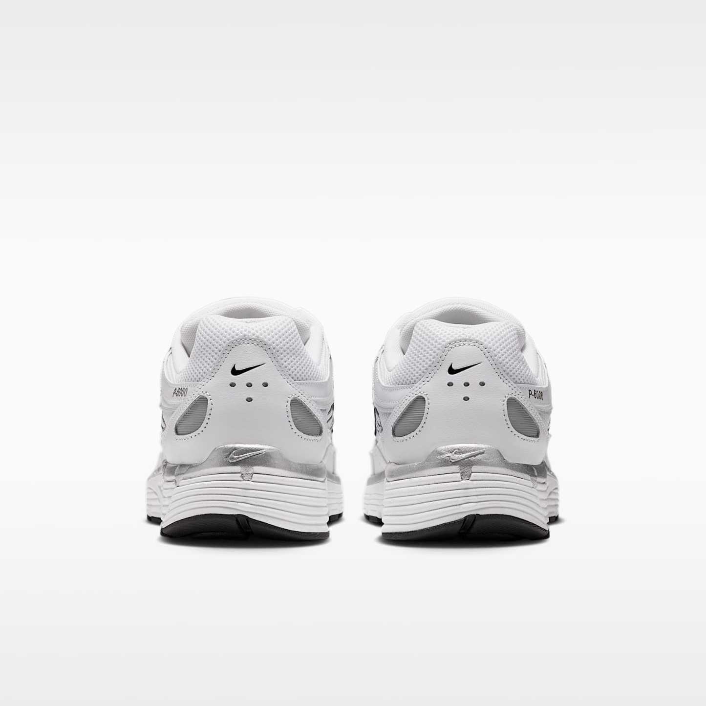 Nike P-6000 Schuh – Weiß/Schwarz/Metallic Silver