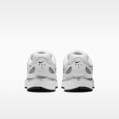 Nike P-6000 Schuh – Weiß/Schwarz/Metallic Silver