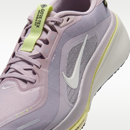 Nike Pegasus 42 GORE-TEX wasserdichter Straßenlaufschuh (Damen) – Particle Rose/Silver Lilac/Fennel/Sail