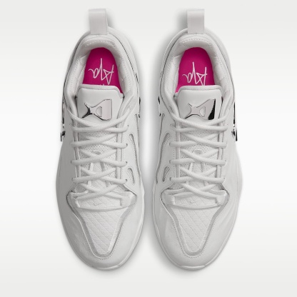 A'Two "White Label LX" A'ja Wilson Basketballschuh – Sail/Schwarz/Metallic Silver