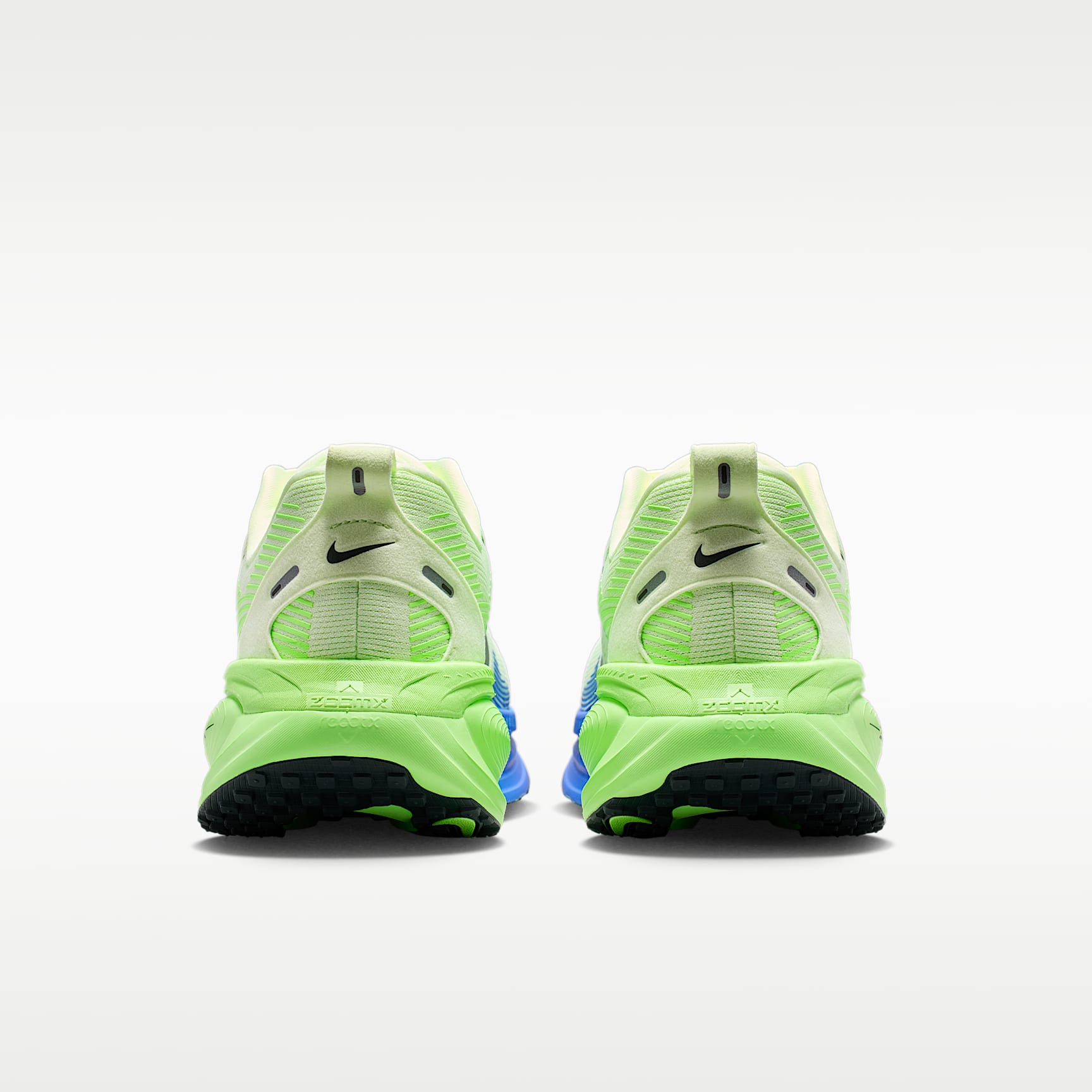 Nike Vomero 18 Straßenlaufschuh (Herren) – Weiß/Volt Tint/Sapphire/Black Spruce