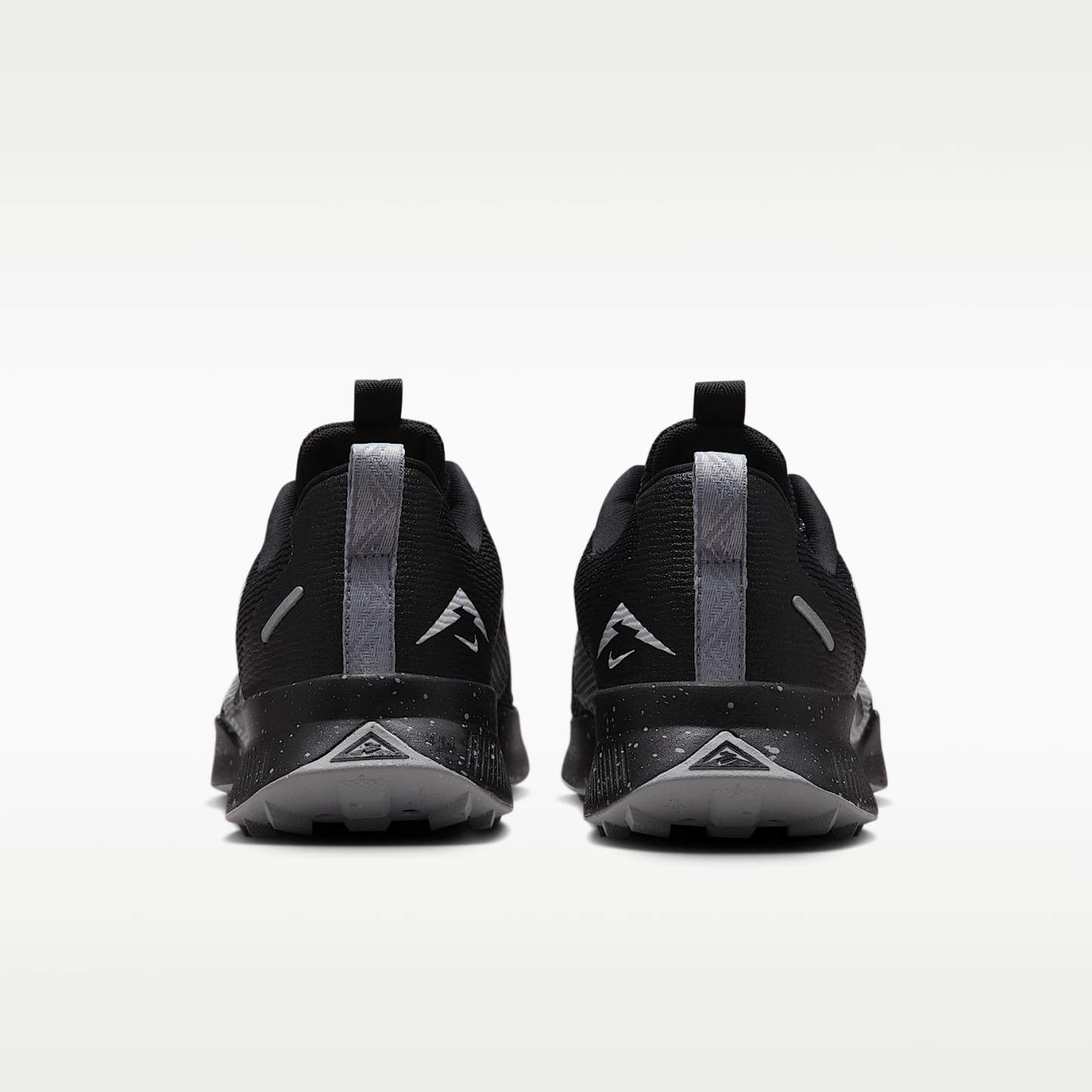 Nike Juniper Trail 3 Traillaufschuh (Damen) – Schwarz/Wolf Grey/Photon Dust/Schwarz