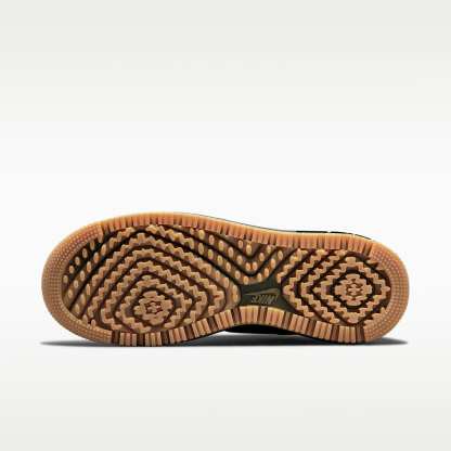 Nike Air Force 1 Luxe Herrenschuh – Schwarz/Bucktan/Gum Yellow/Schwarz