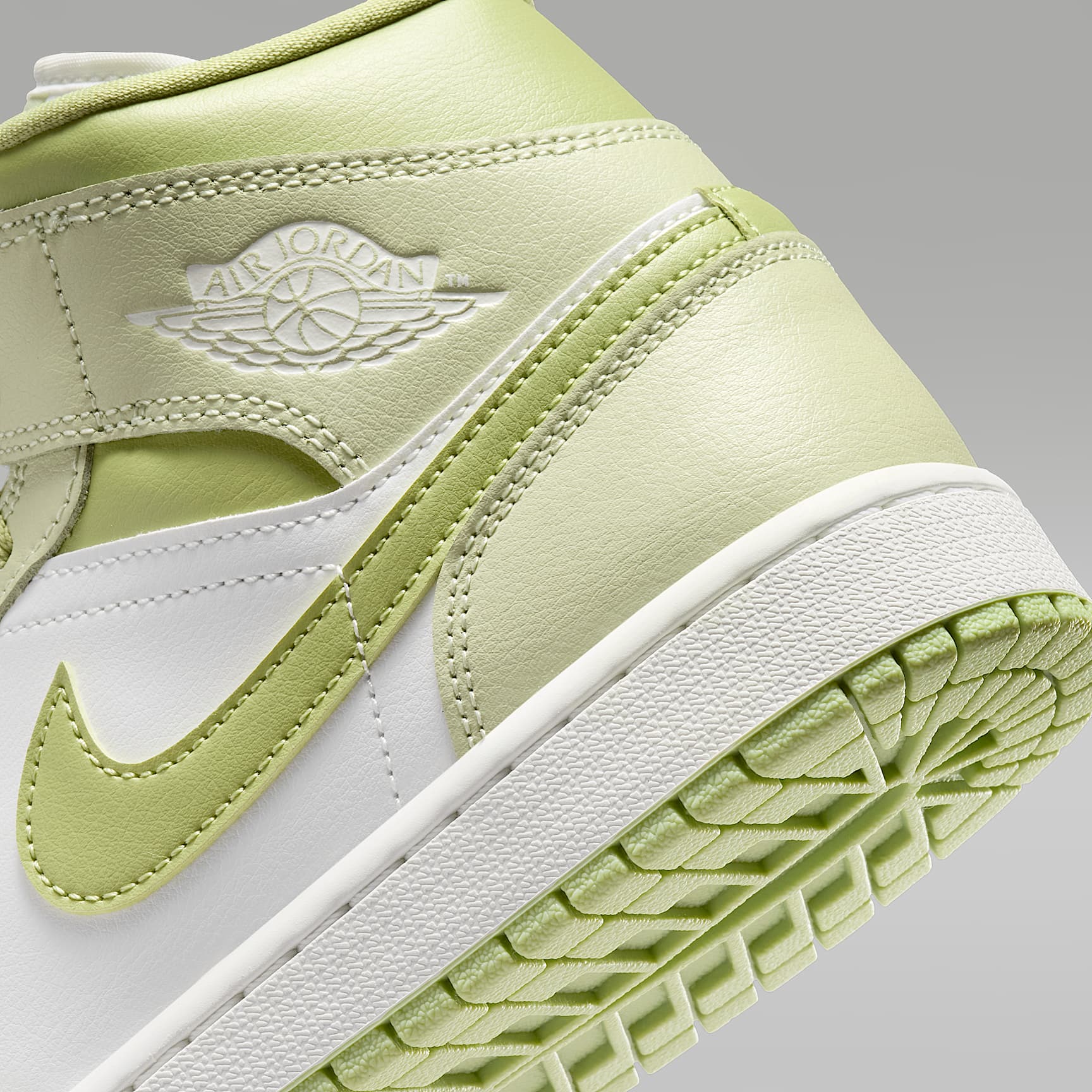 Air Jordan 1 Mid Schuh (Damen) – Olive Aura/Lawn/Coconut Milk/Sail