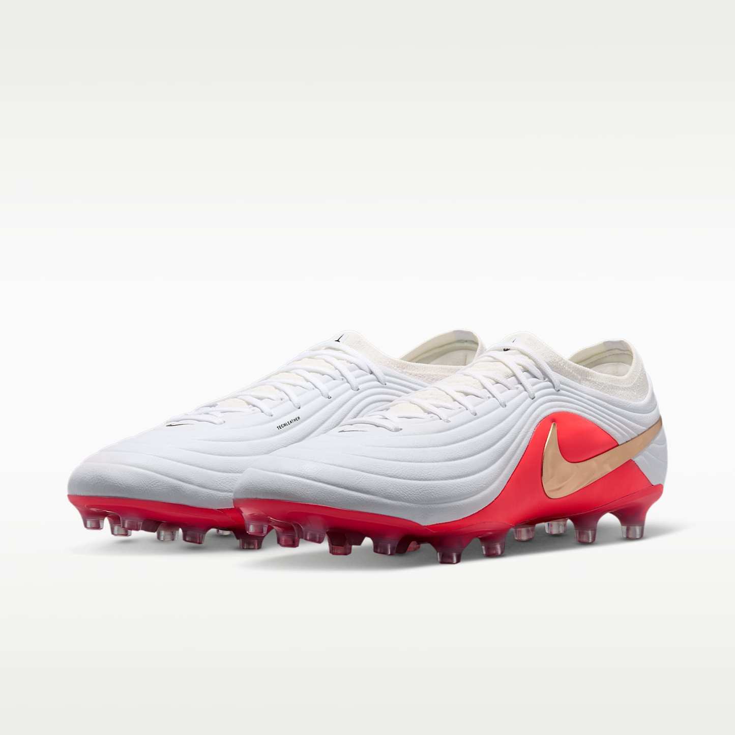 Nike Tiempo Maestro Elite Low Top Fußballschuh für Kunstrasen – Weiß/Bright Crimson/Blur