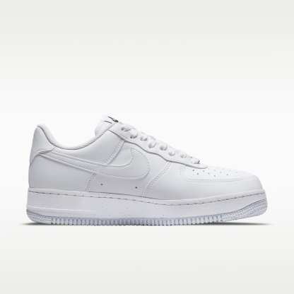 Nike Air Force 1 '07 SE Suede Damenschuh – Weiß/Schwarz/Metallic Silver/Weiß