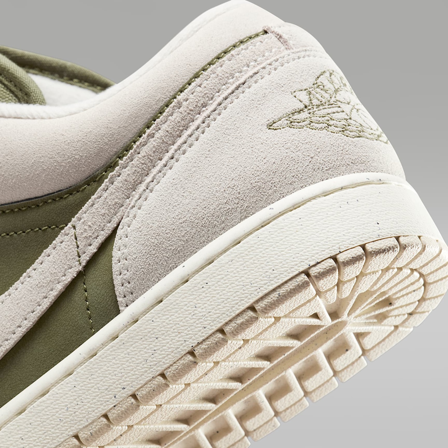 Air Jordan 1 Low SE Herrenschuh – Medium Olive/Sail/Light Orewood Brown
