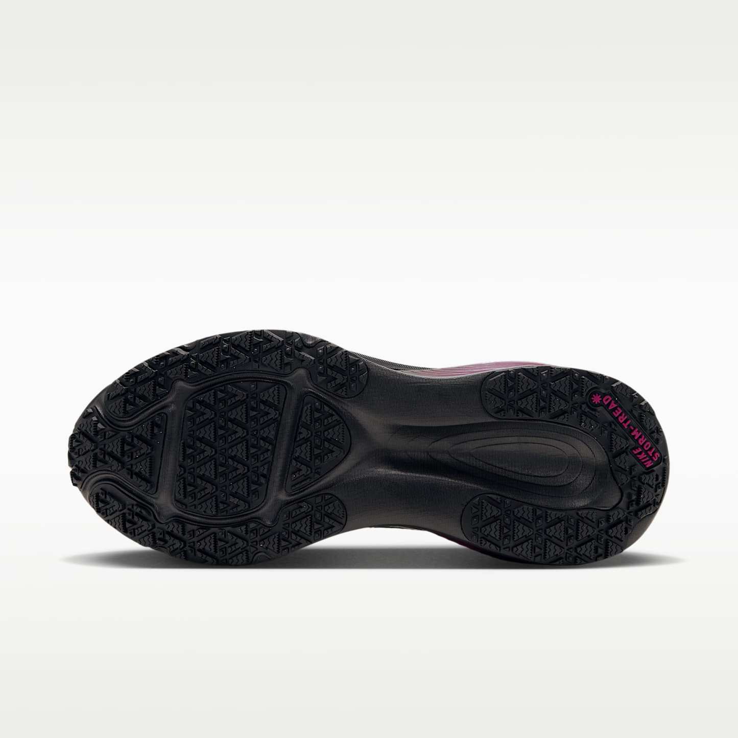 Nike Vomero 18 GORE-TEX Wasserdichter Straßenlaufschuh mit reflektierenden Designakzenten (Damen) – Schwarz/True Berry/Purple Pulse/Metallic Silver