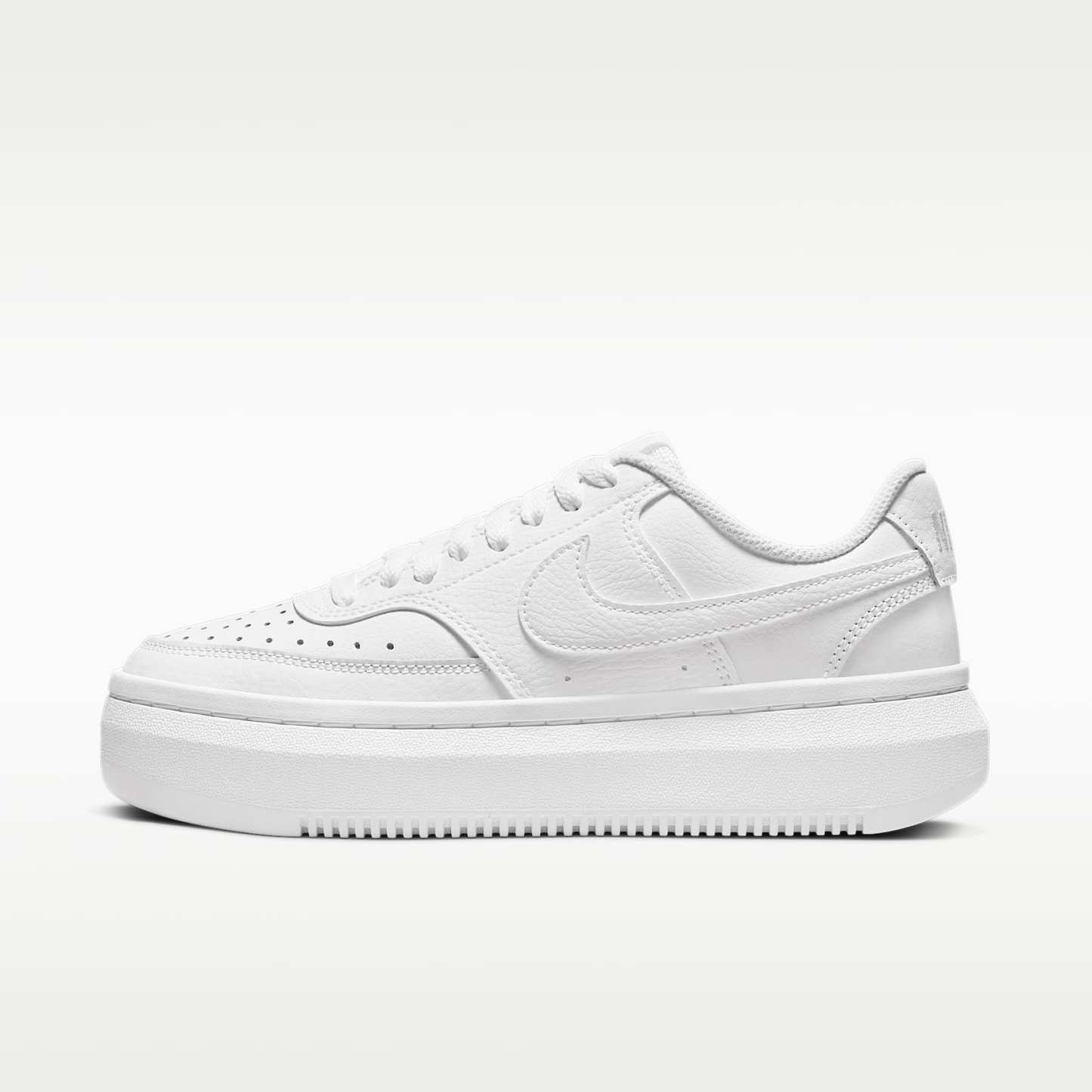 Nike Court Vision Alta Schuh (Damen) – Weiß/Weiß/Weiß