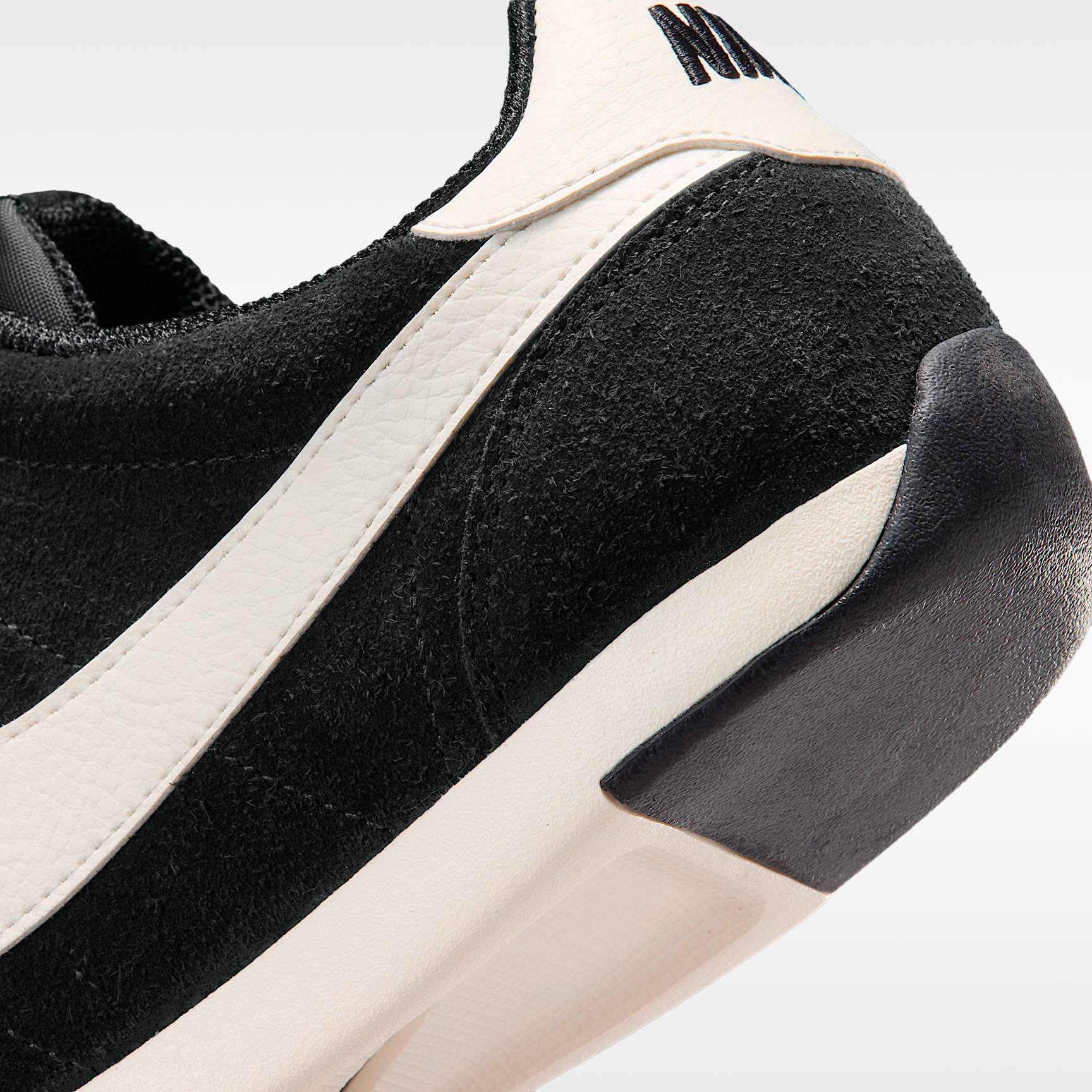 Nike Sprint Sister Schuh (Damen) – Schwarz/Sail