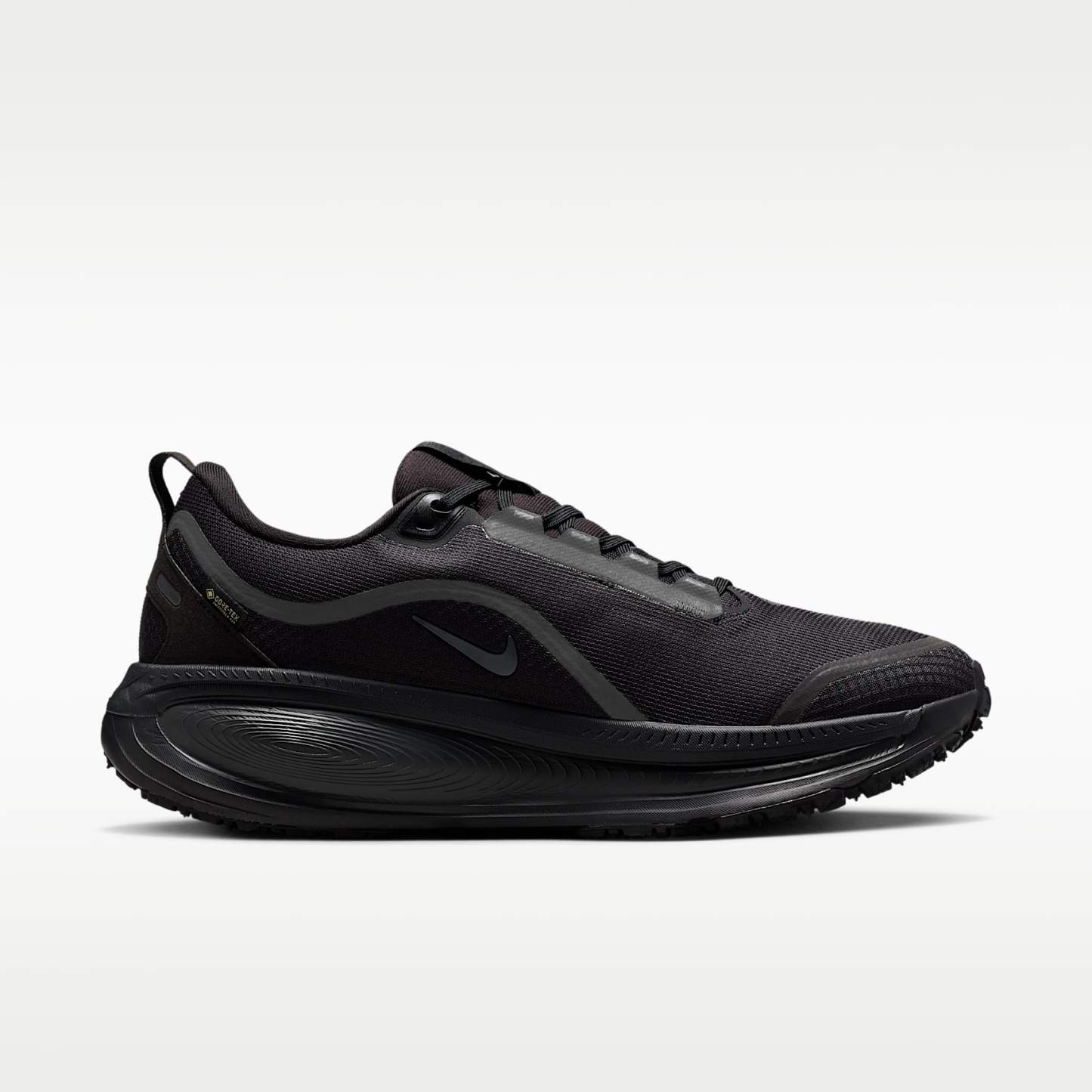 Nike Vomero 18 GORE-TEX wasserdichter Straßenlaufschuh mit reflektierenden Akzenten (Herren) – Schwarz/Anthracite
