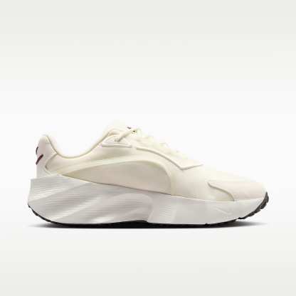 Nike Aura Edge Schuh (Damen) – Sail/Chocolate