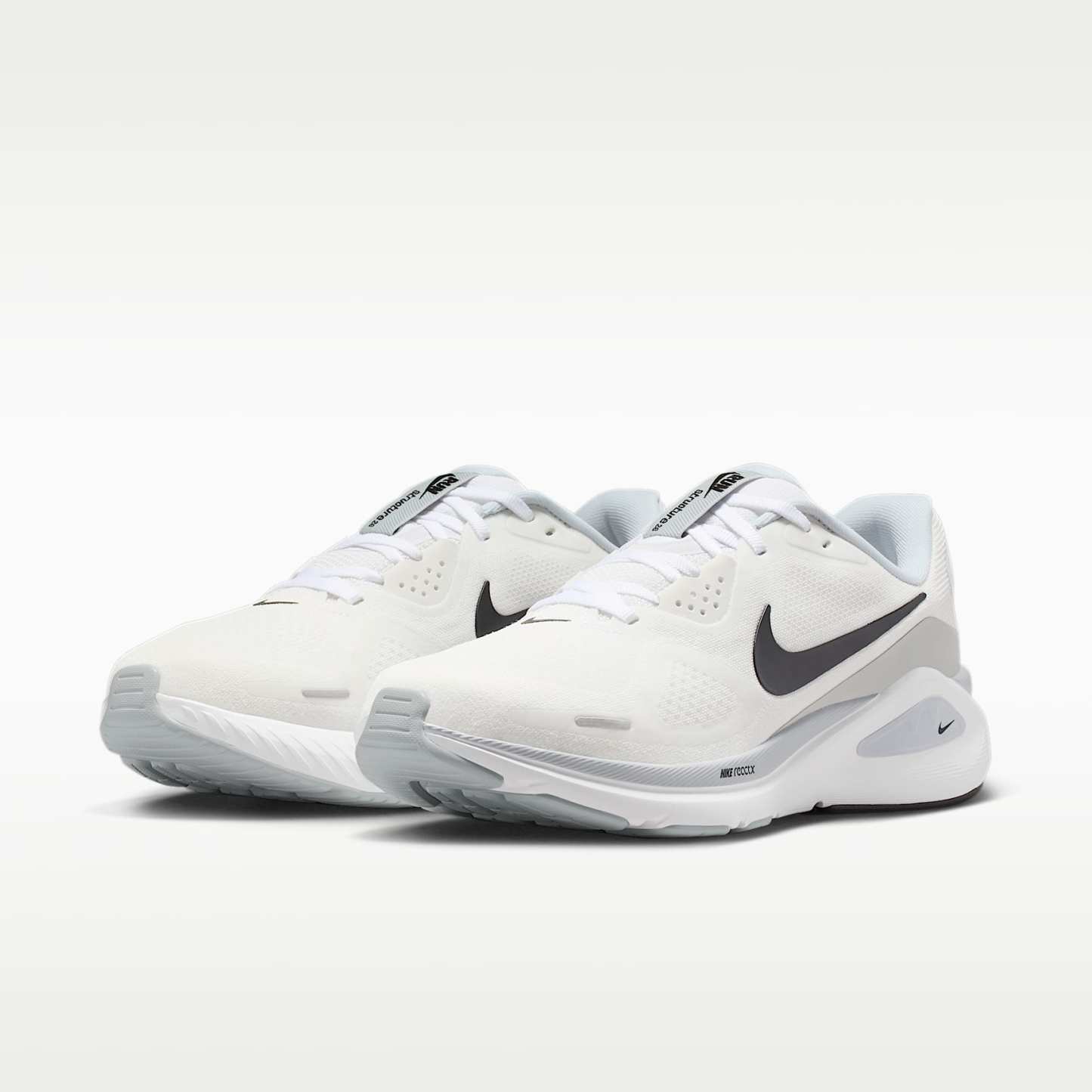 Nike Structure 26 Straßenlaufschuh (Damen) – Weiß/Pure Platinum/Schwarz