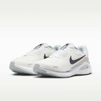 Nike Structure 26 Straßenlaufschuh (Damen) – Weiß/Pure Platinum/Schwarz