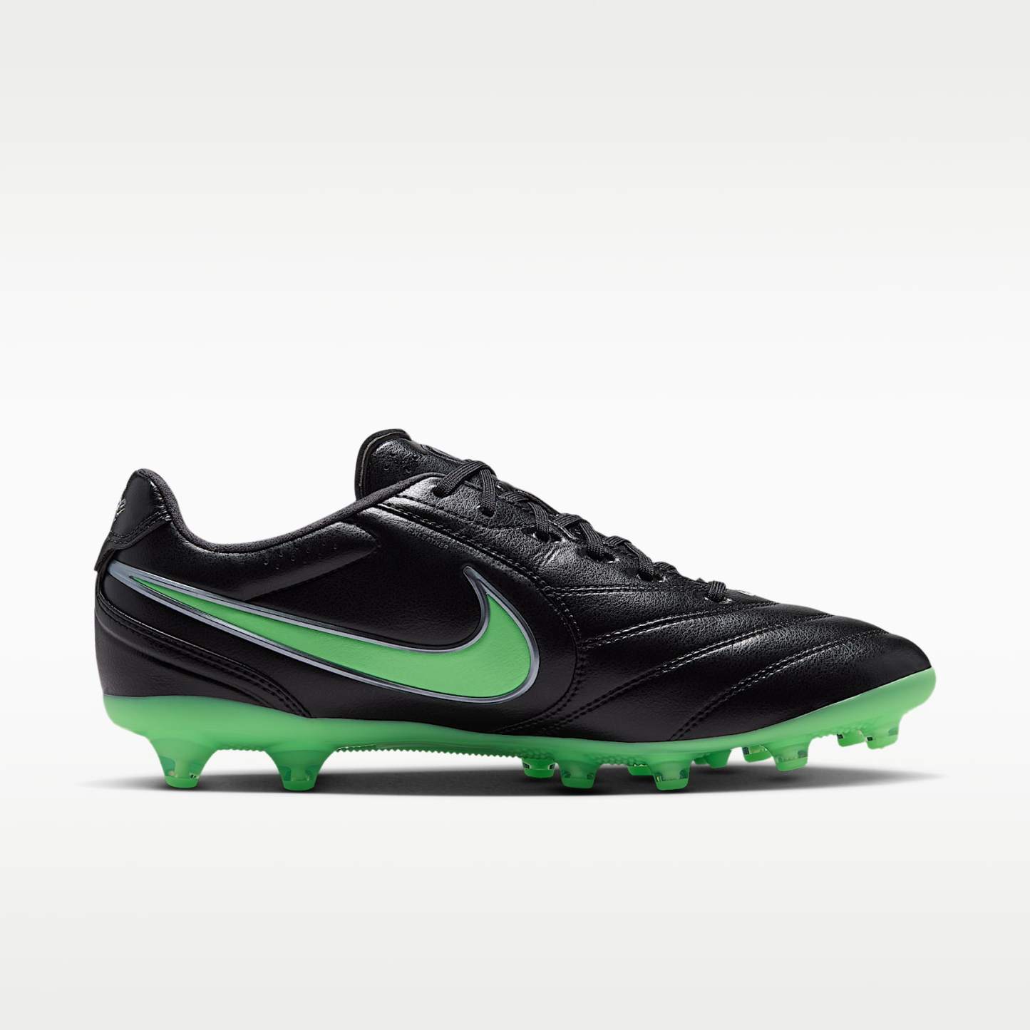 Nike Tiempo Ligera Pro Low-Top-Fußballschuh für Kunstrasen – Schwarz/Schwarz/Illusion Green